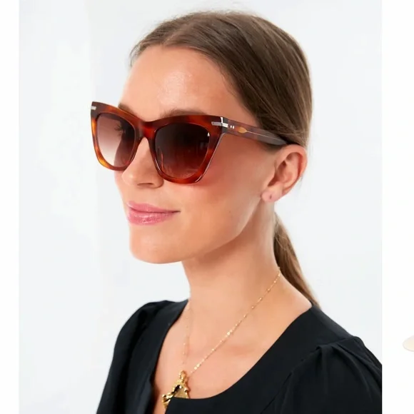 DIFF Alyssa Sunglasses Andes Tortoise Frame Brown Gradient Lenses Sunglasses NWT DIFF™ Tosca Ⅱ Sunglasses - Audacious Boutique main image 3